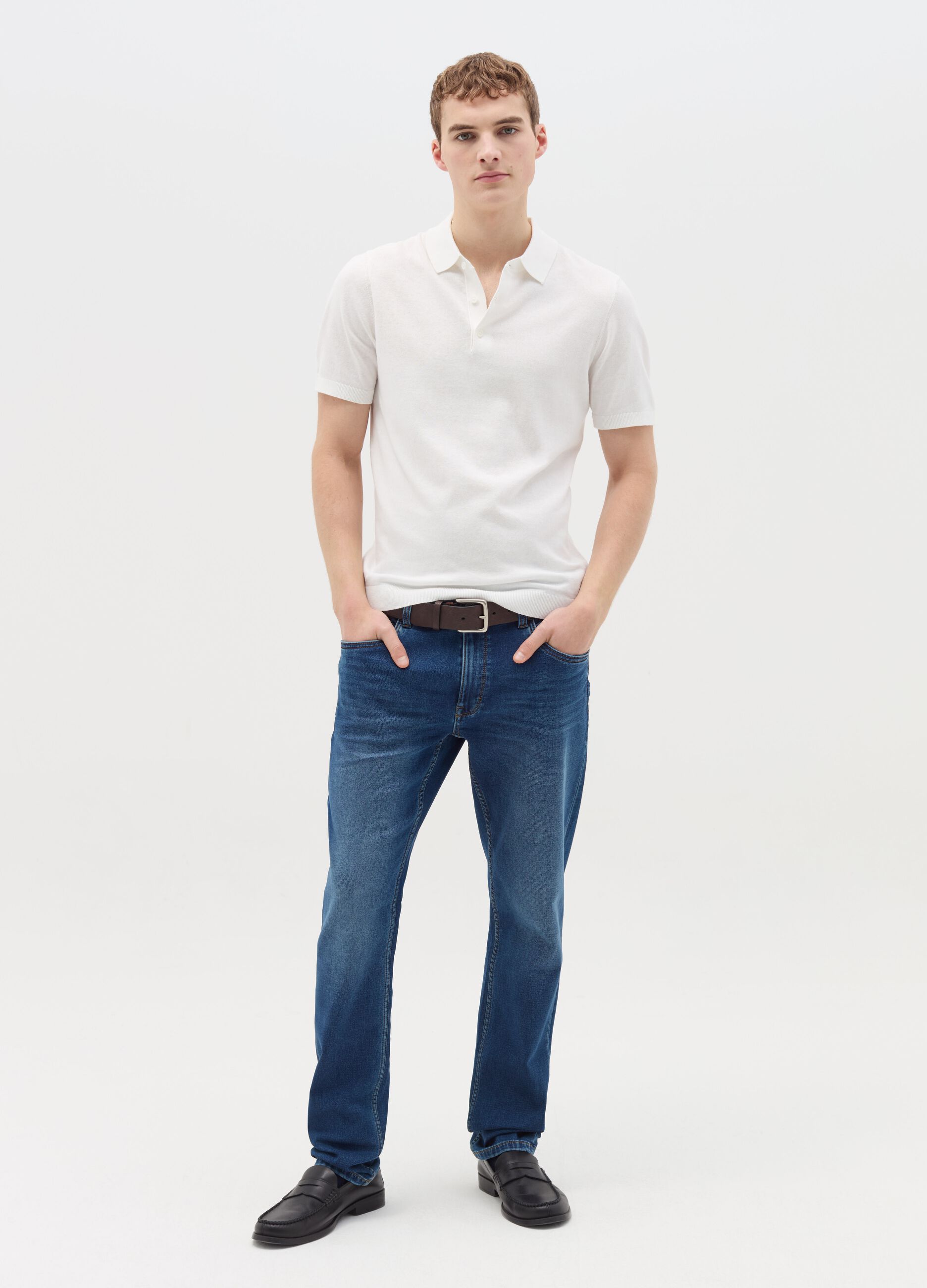 Slim-fit jeans with discolouring