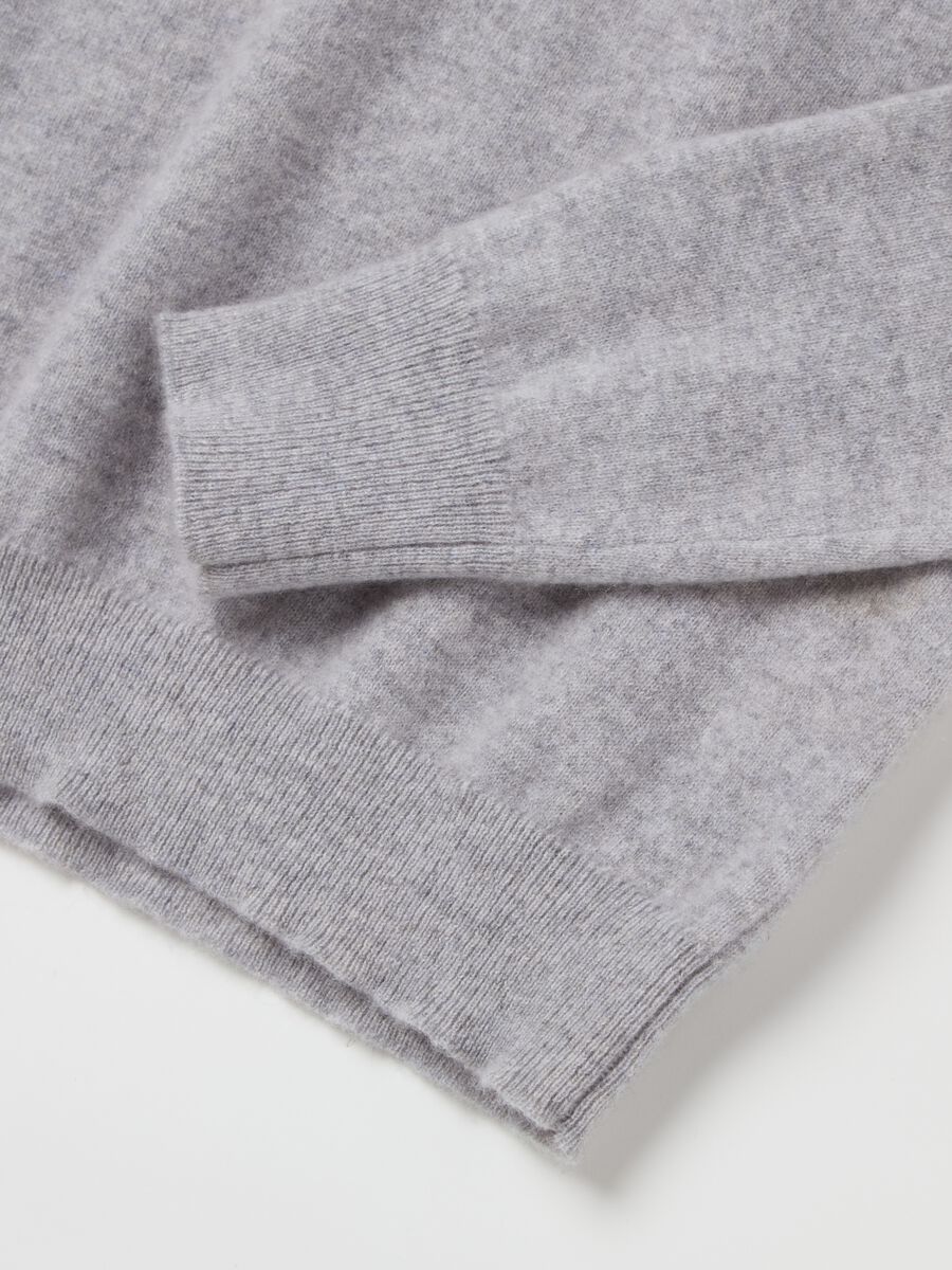 Cashmere pullover with round neck_5