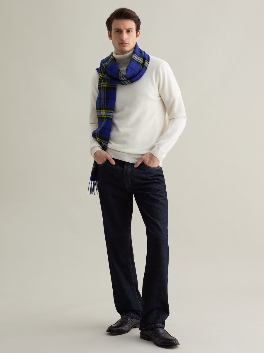 Scarf in wool with check pattern_3
