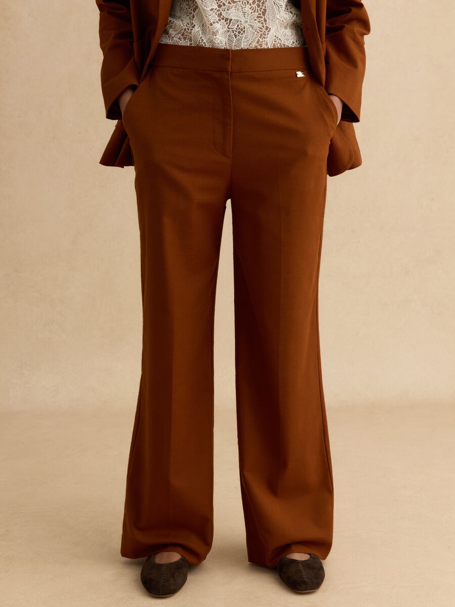 Brown wide leg trousers in stretch cotton and linen blend_1