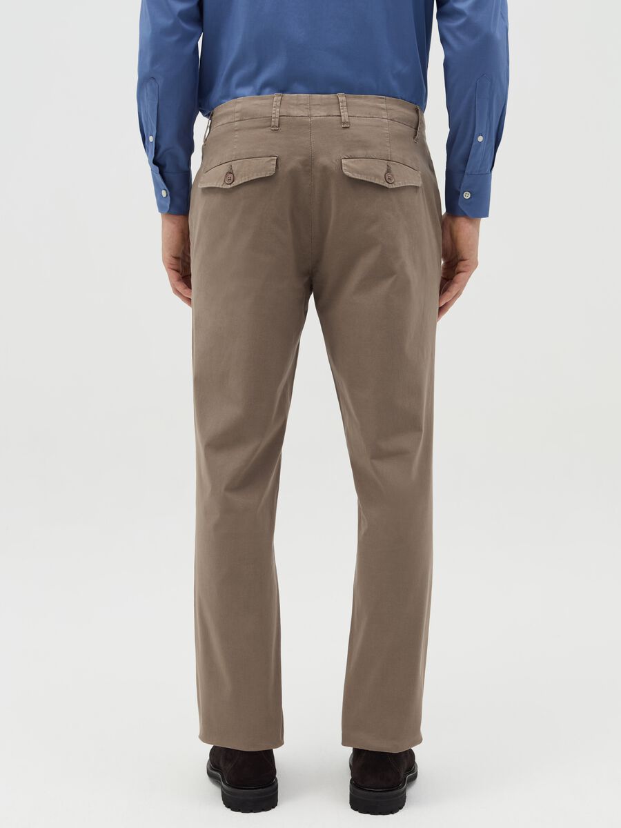 Stretch cotton chino trousers_3