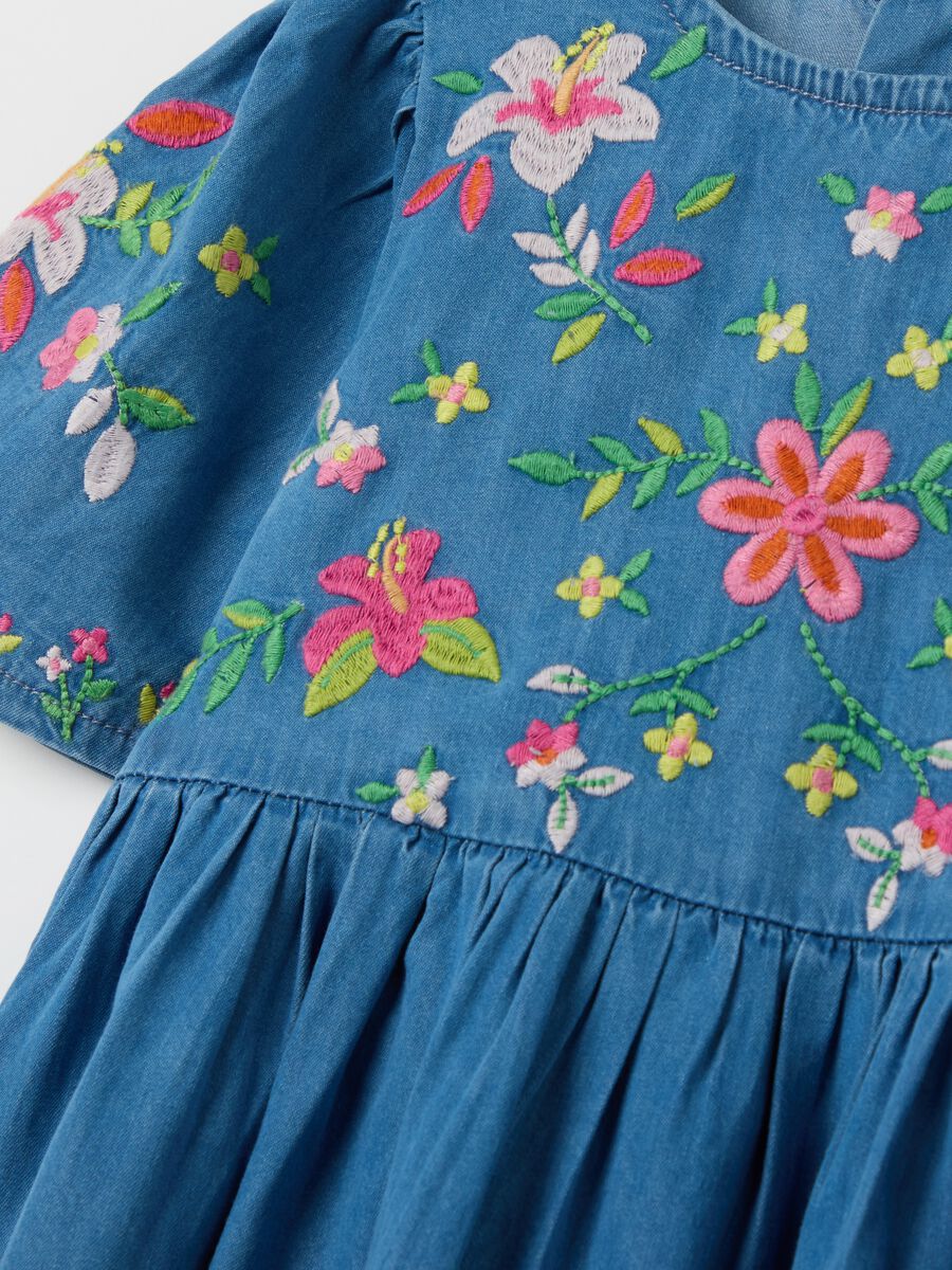 Denim dress with floral embroidery_2