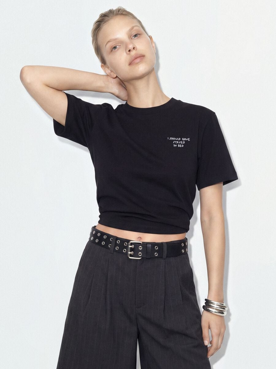 Black relaxed-fit pure cotton T-shirt with embroidered slogan_1