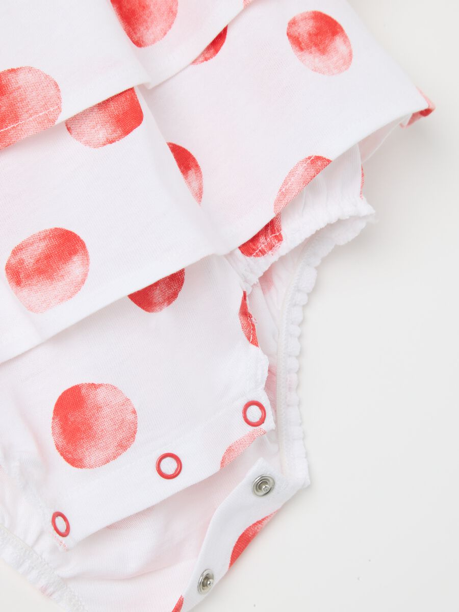White baby romper with red polka dots in cotton_3