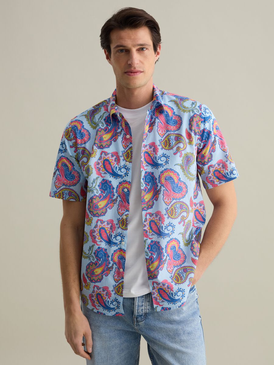 Short-sleeved shirt with stripes and paisley print_0