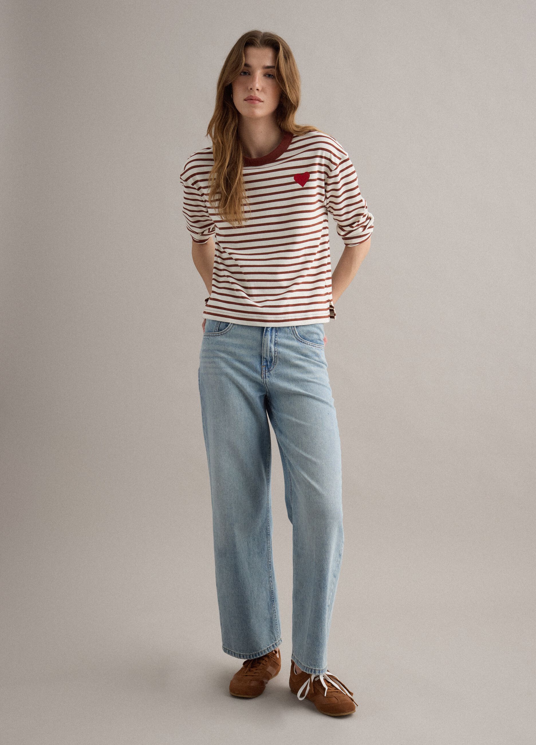 Maglia in puro cotone a righe multicolor relaxed fit con cuore