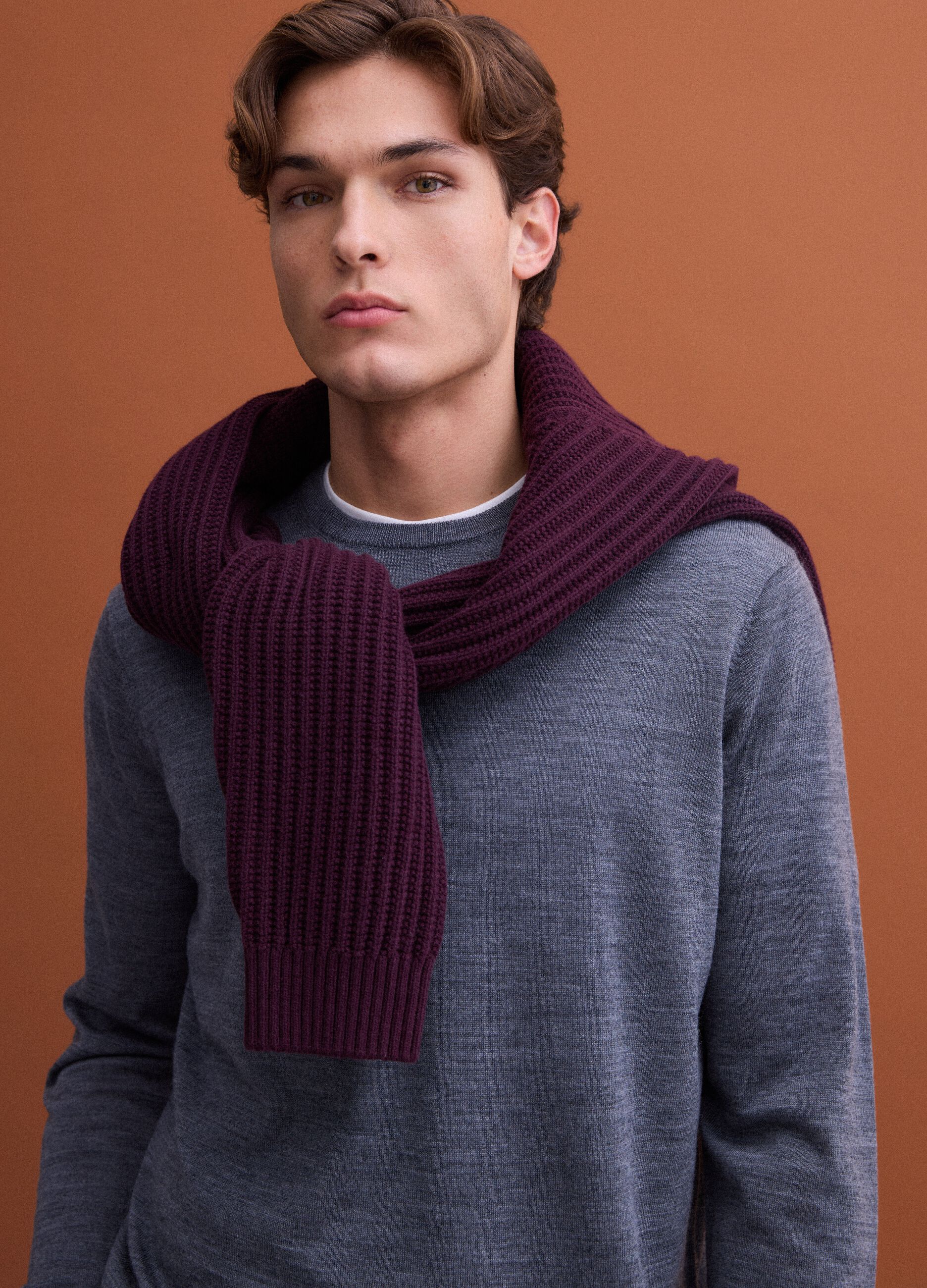 Grey crew-neck pure merino wool jumper, regular fit