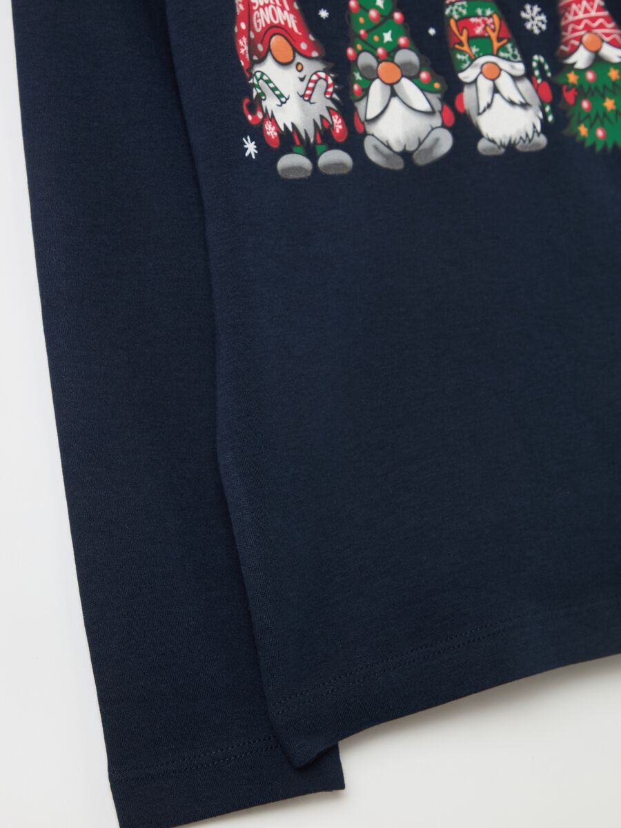 T-shirt with high neck and Christmas print_3