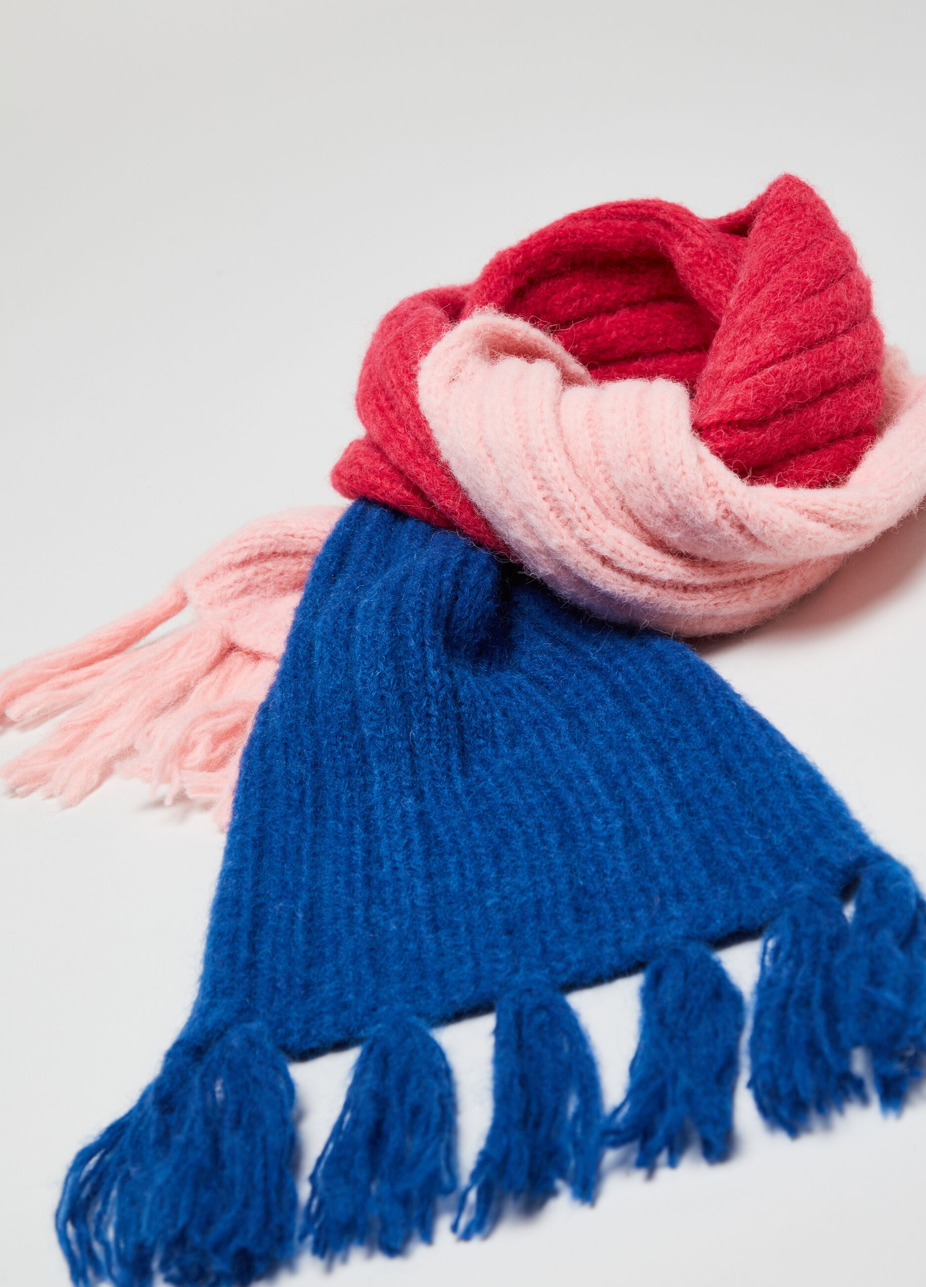 Sciarpa color block a costine con frange_2