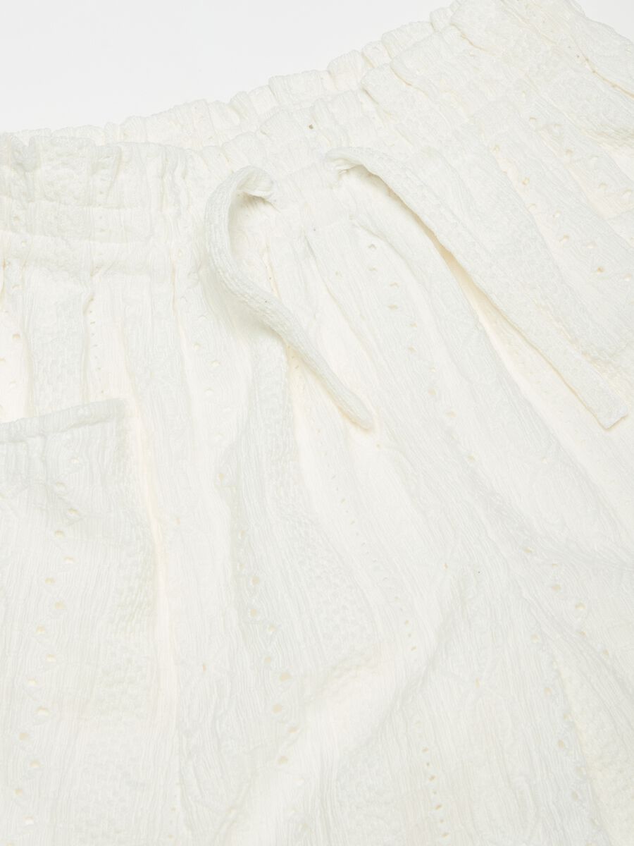 Broderie anglaise paper bag shorts with drawstring_2