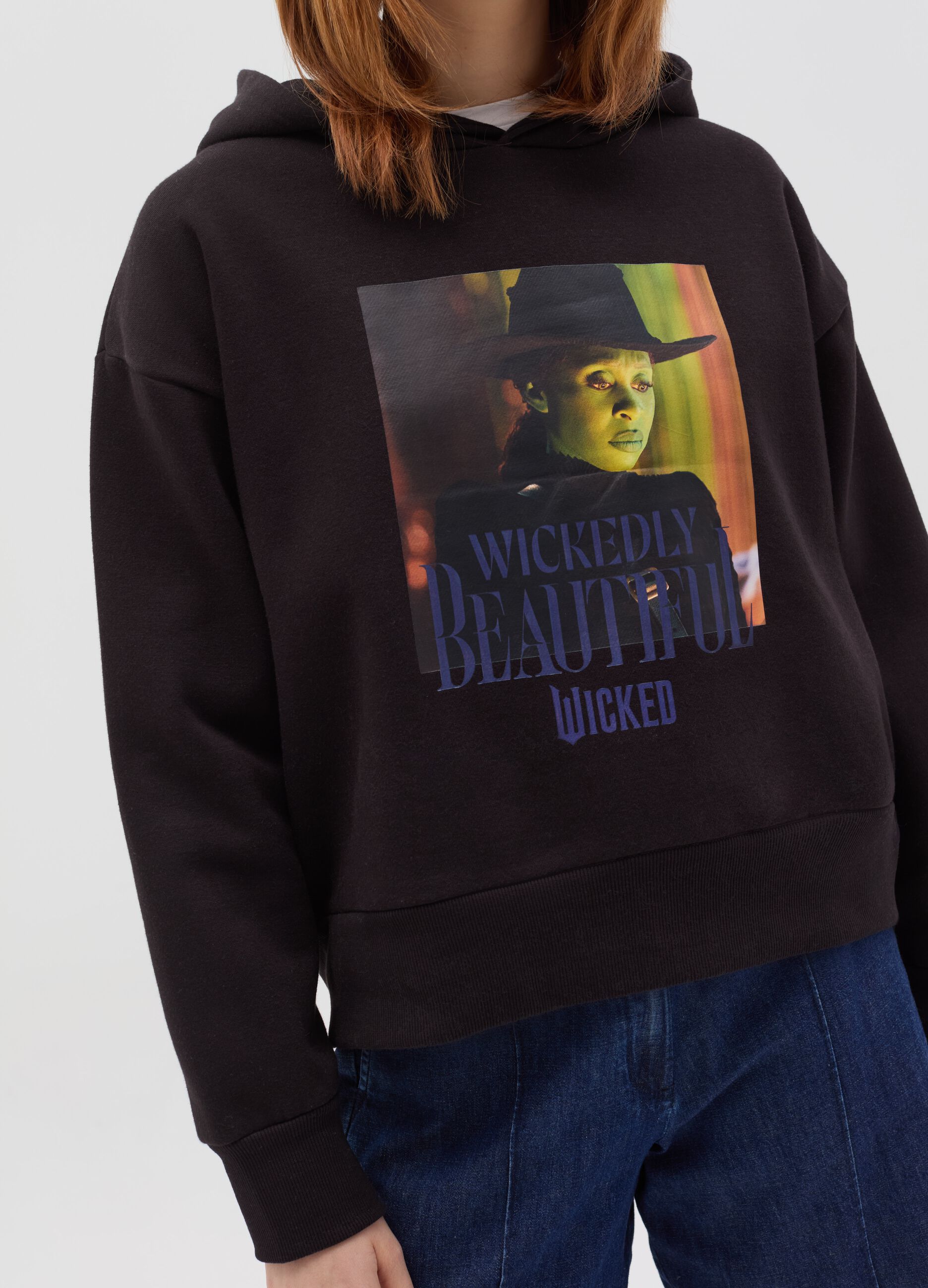 Sweatshirt with hood and Wicked print