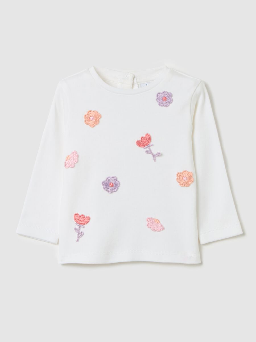 Long-sleeved T-shirt with crochet flowers_0