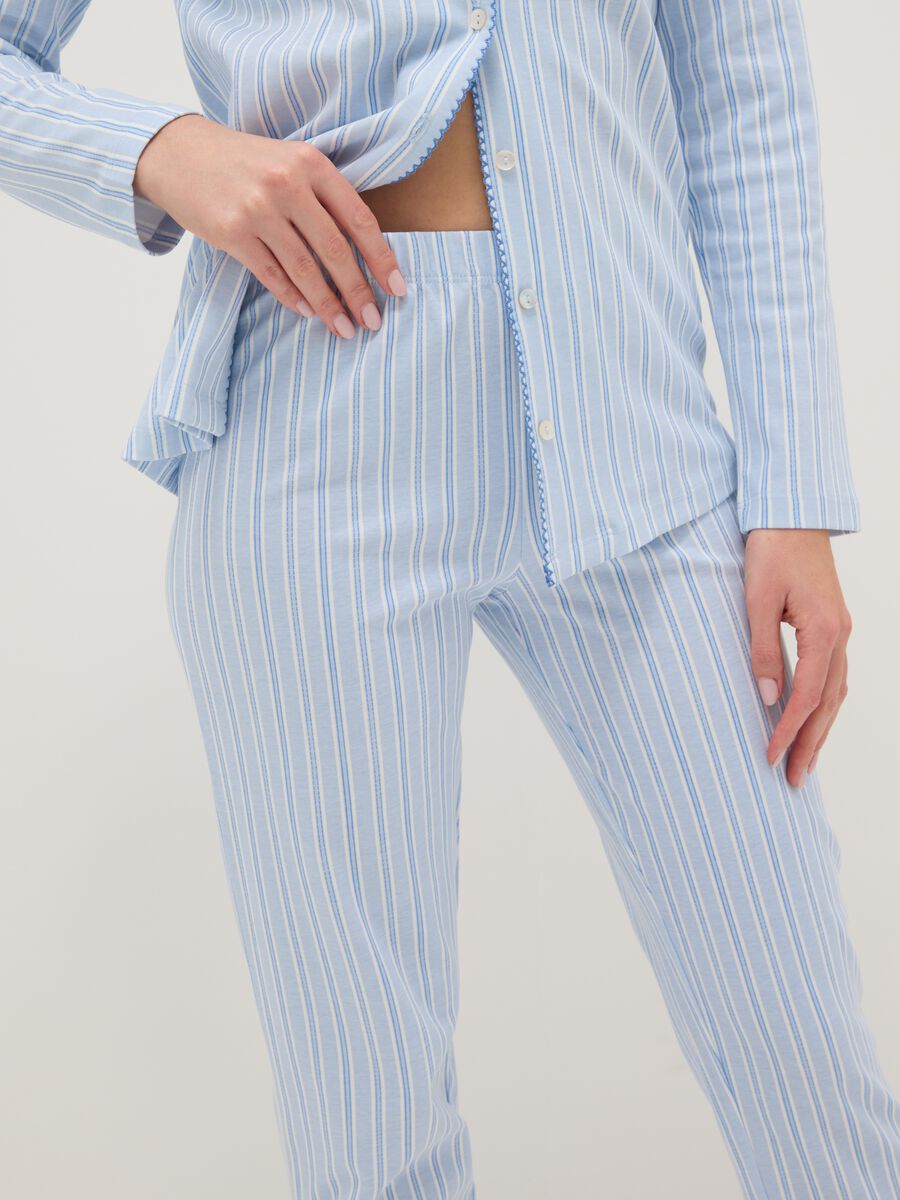 Regular fit multicolour striped pyjamas in pure cotton with V-neck_3