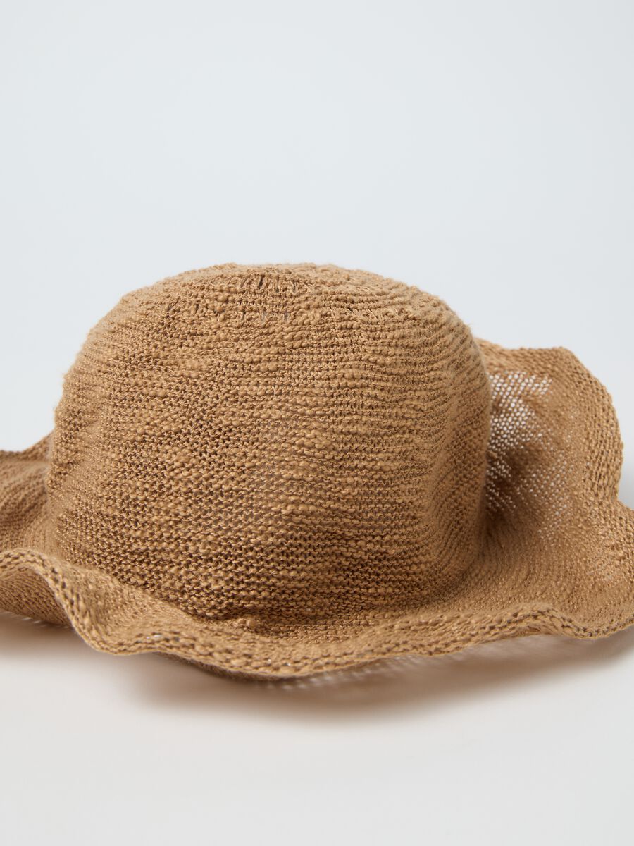 Brown cloche hat with knitted design_1
