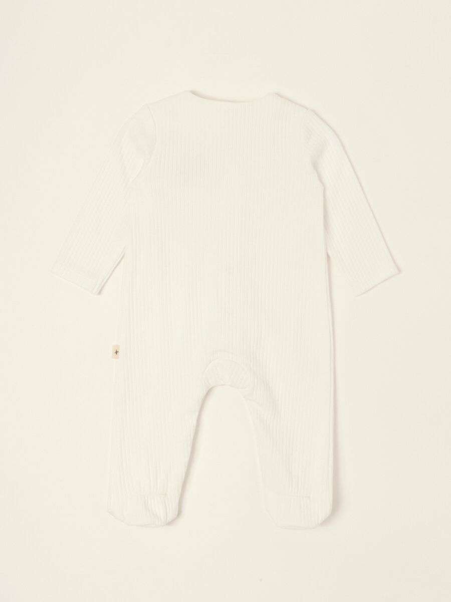 White ribbed pure cotton baby sleepsuit with teddy bear embroidery_2