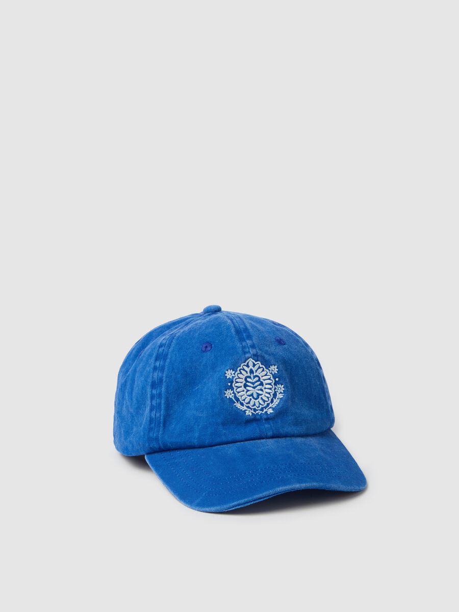 Baseball cap in denim with embroidery_0