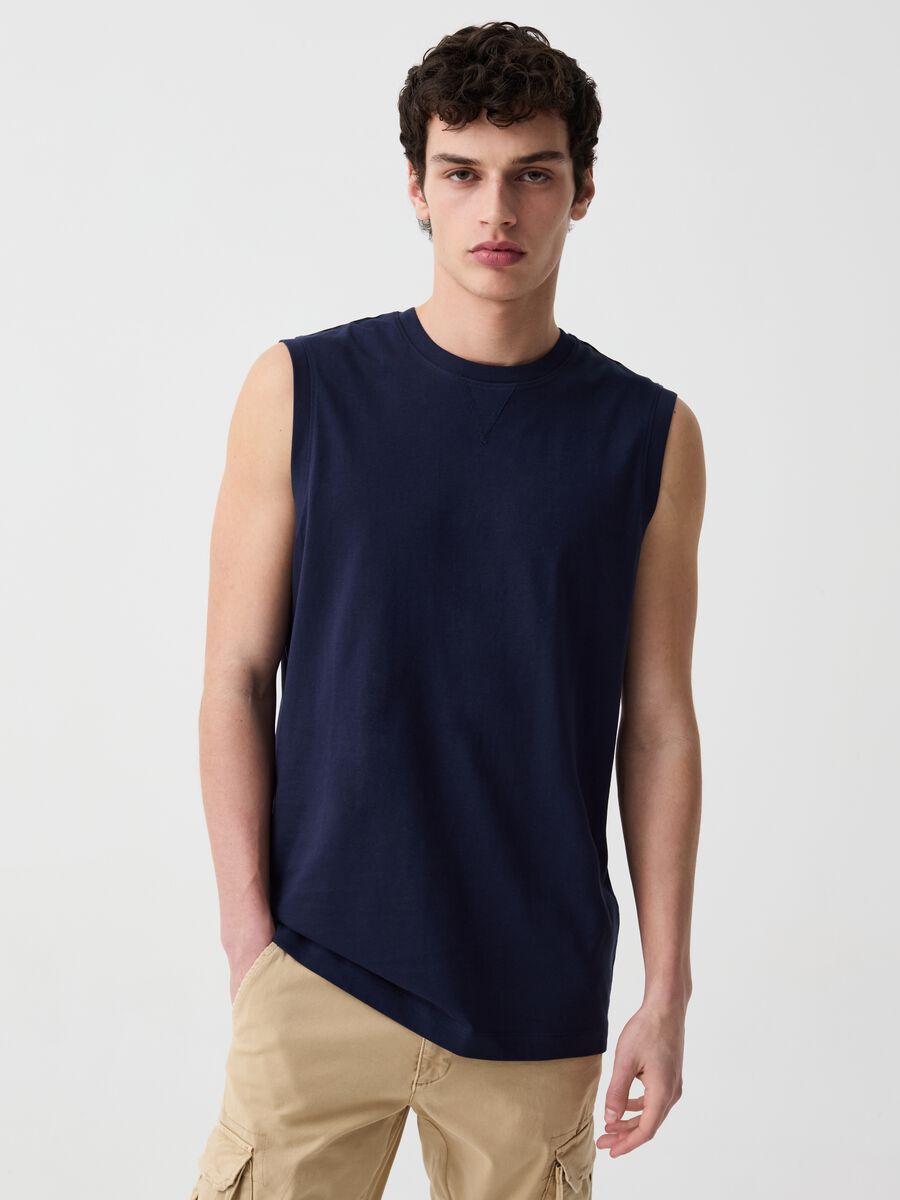 Tank top with round neck with V detail_2