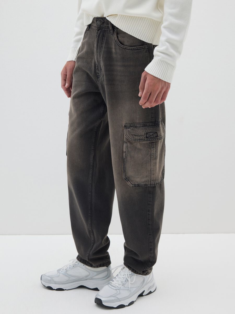Jeans baggy in puro cotone multicolor con tasche cargo_2