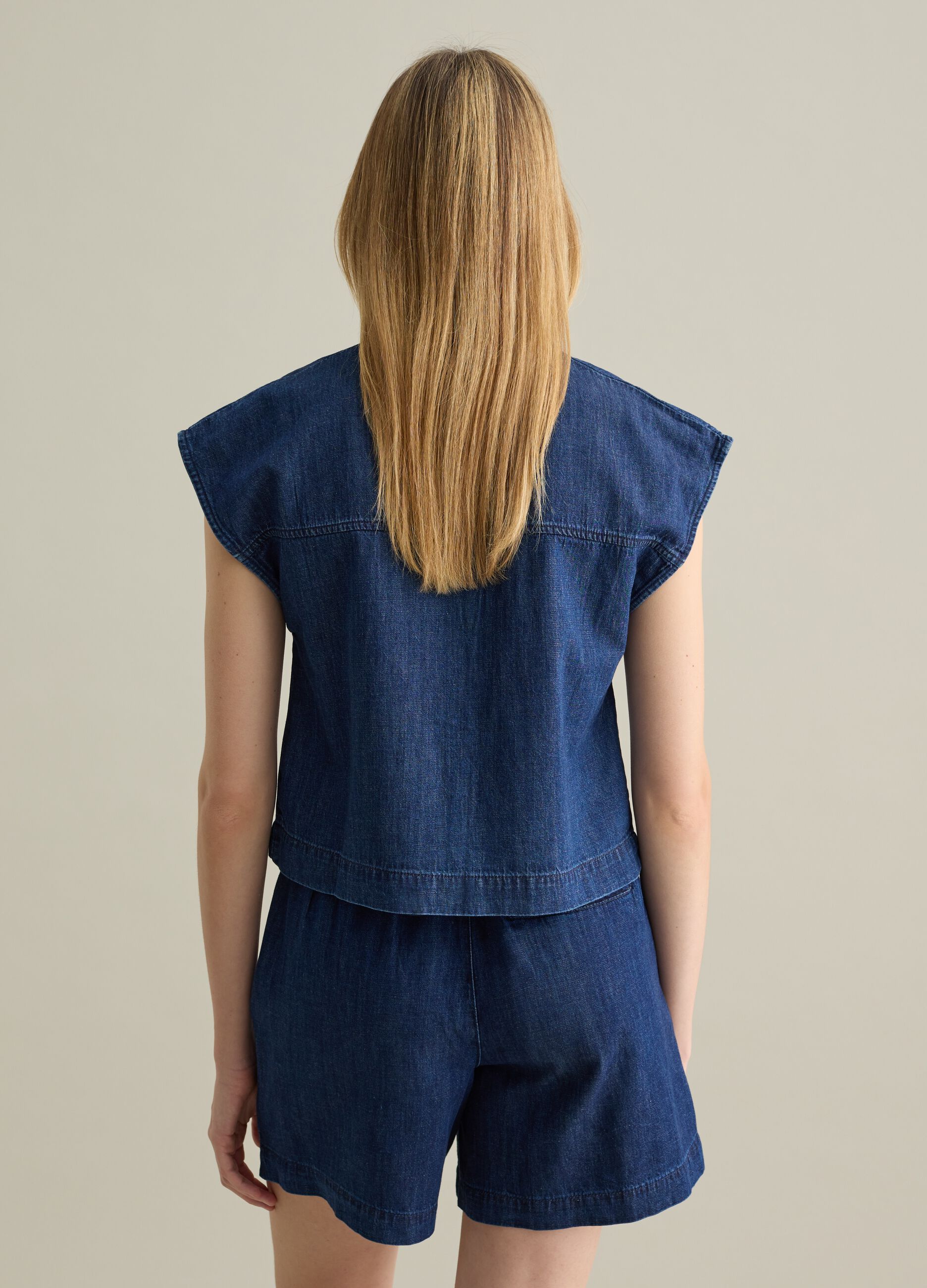 Short Sleeve Denim Shirt in Graphite