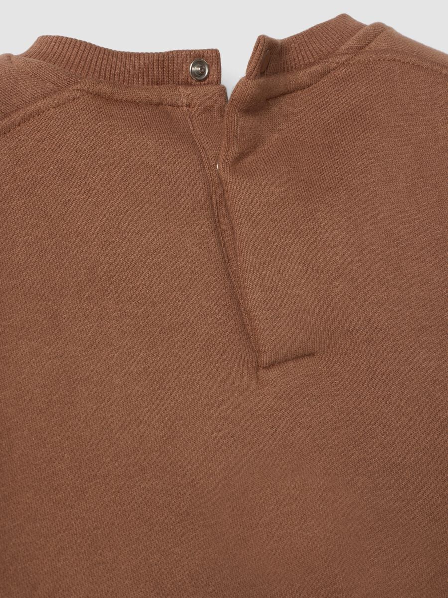 Completo jogging marrone in misto cotone organico e stampa Winnie The Pooh_3