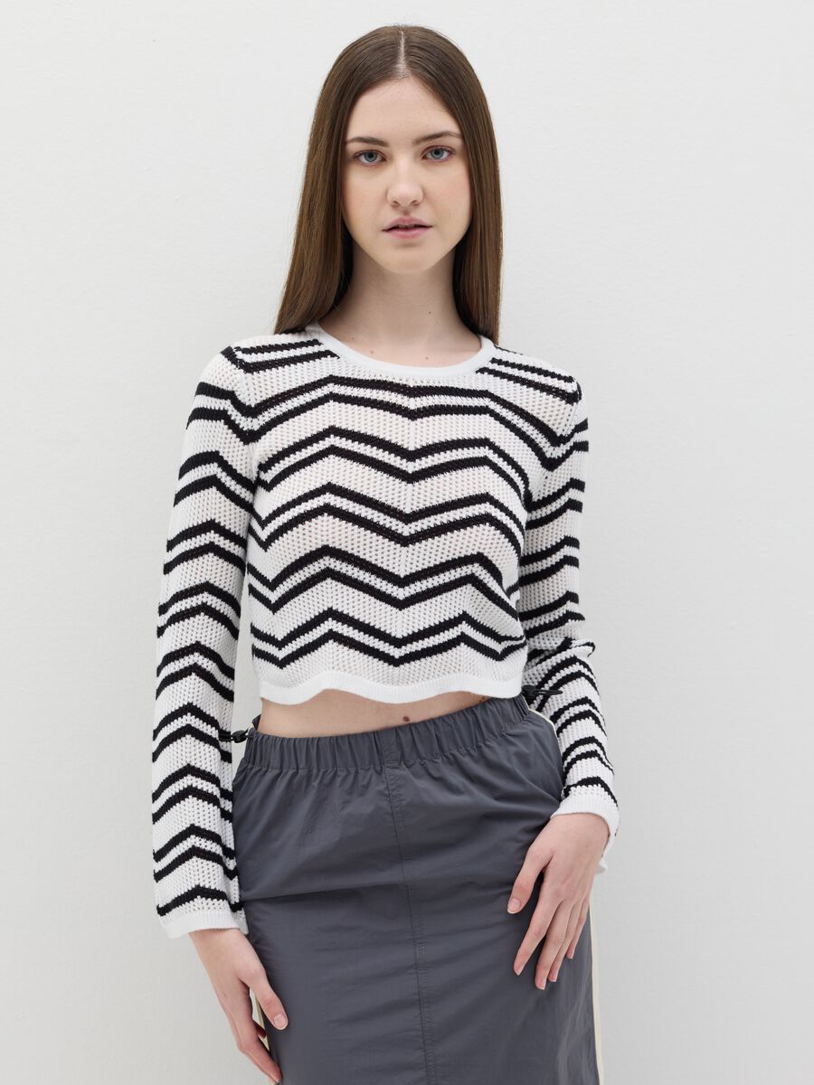 Crochet top with striped design_0