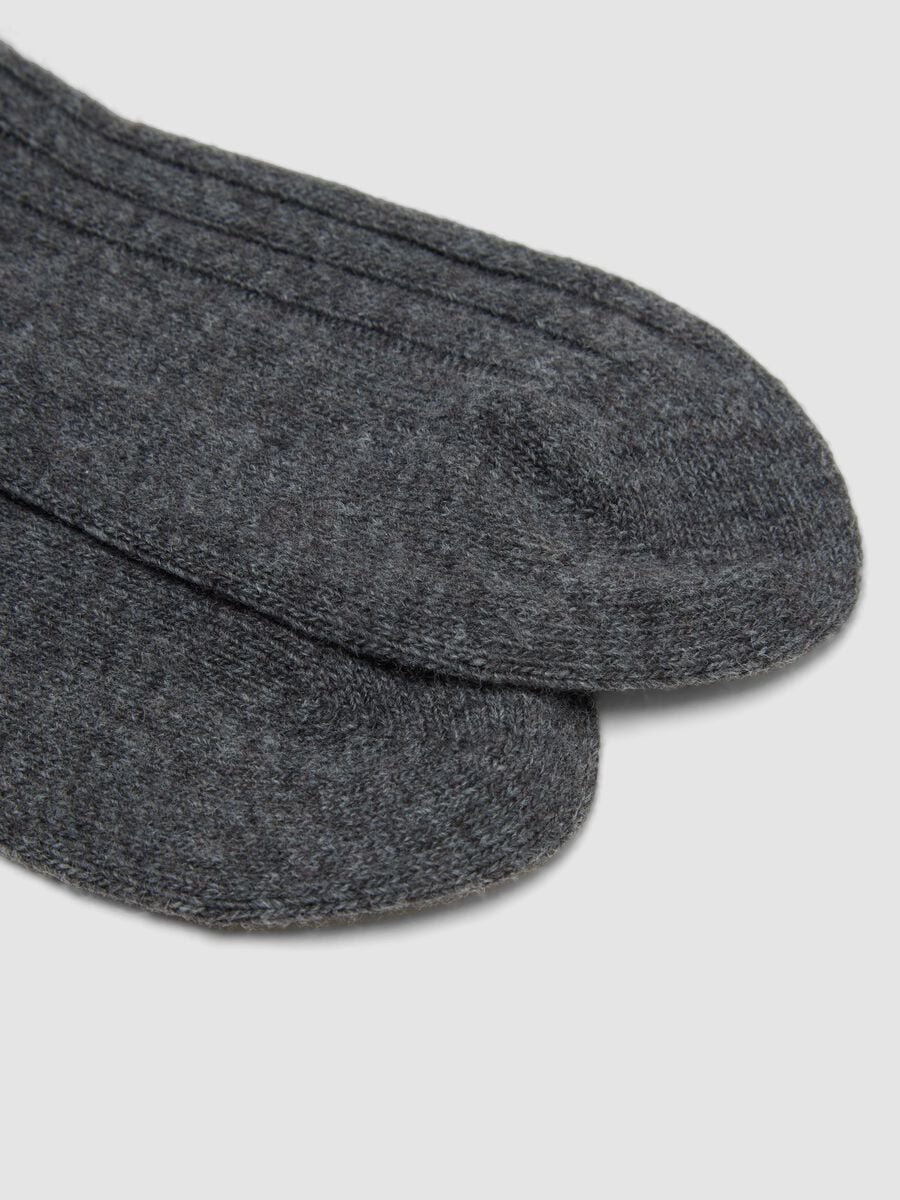 Long grey socks in wool, viscose and stretch cashmere_1