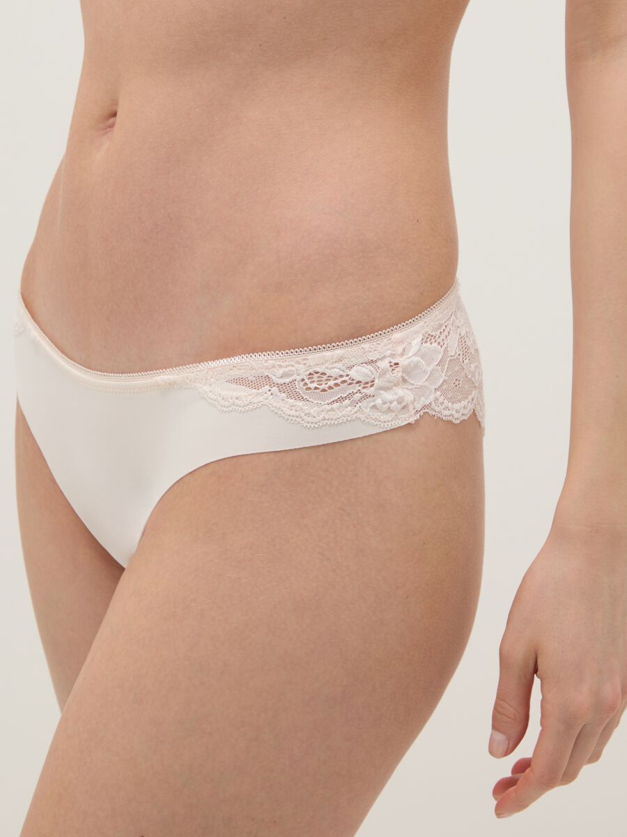 Beige regular fit briefs with lace inserts_3