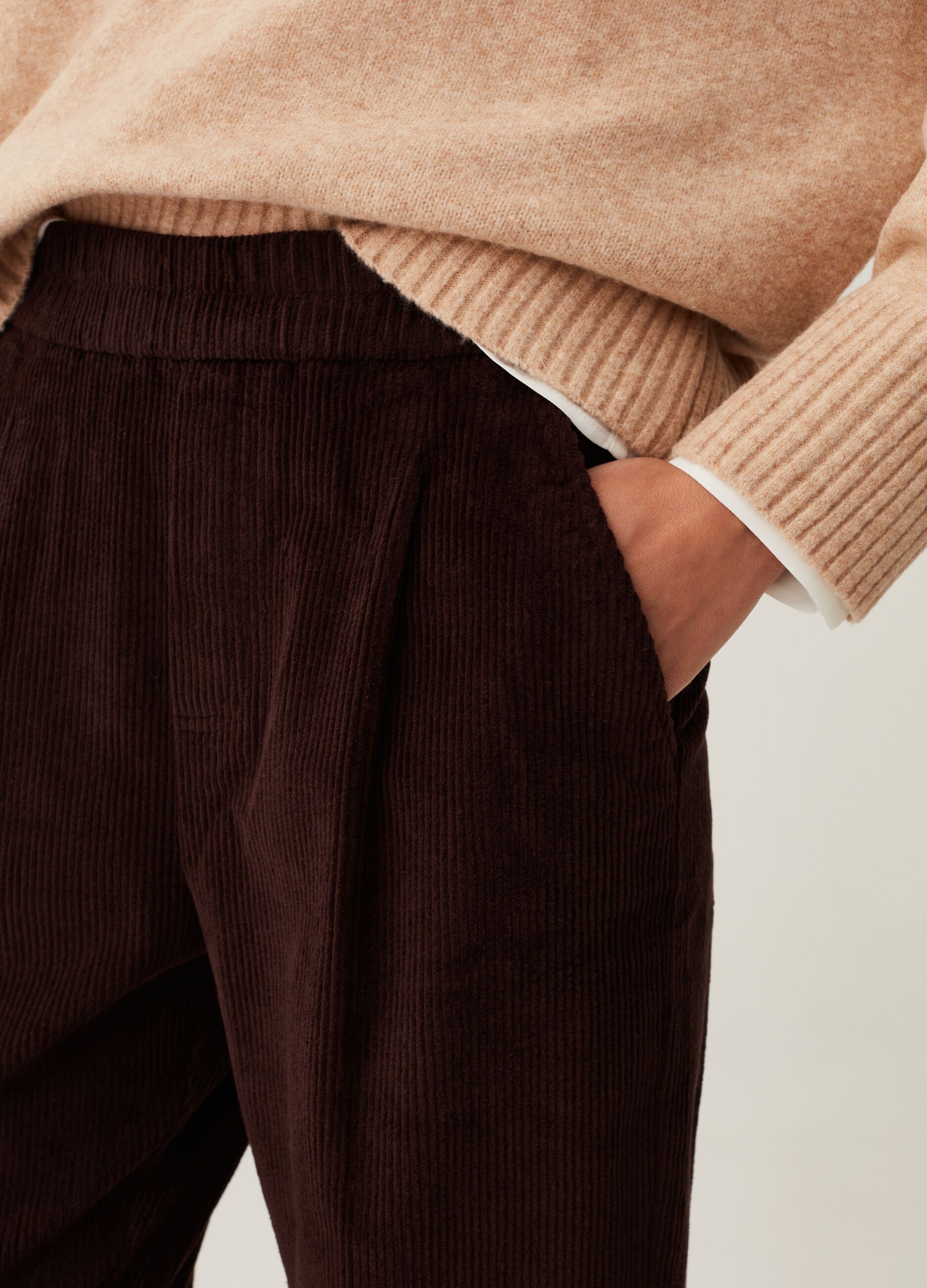 Joggers cropped in corduroy_3
