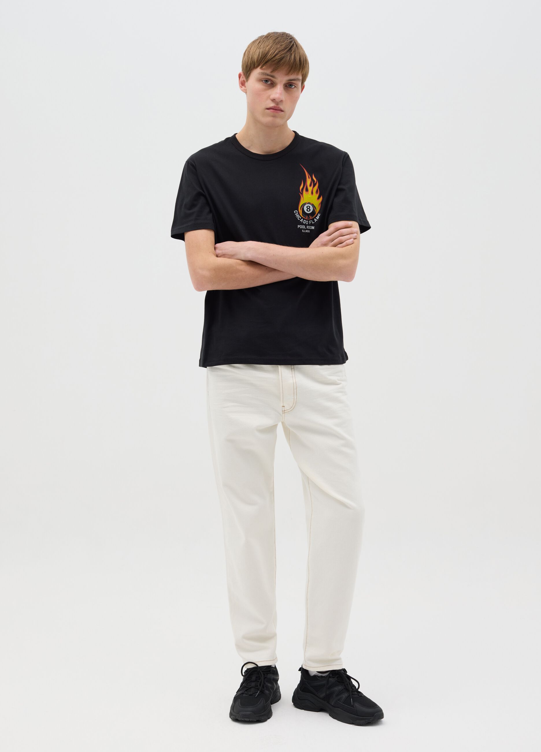 Cotton T-shirt with snooker ball with flames print
