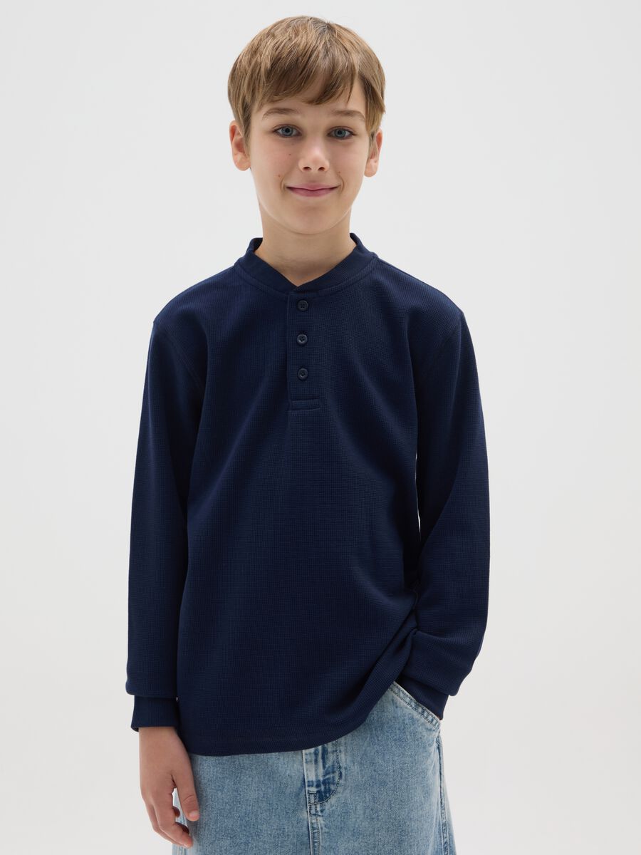 Maglia henley da ragazzo in cotone blu regular fit_0