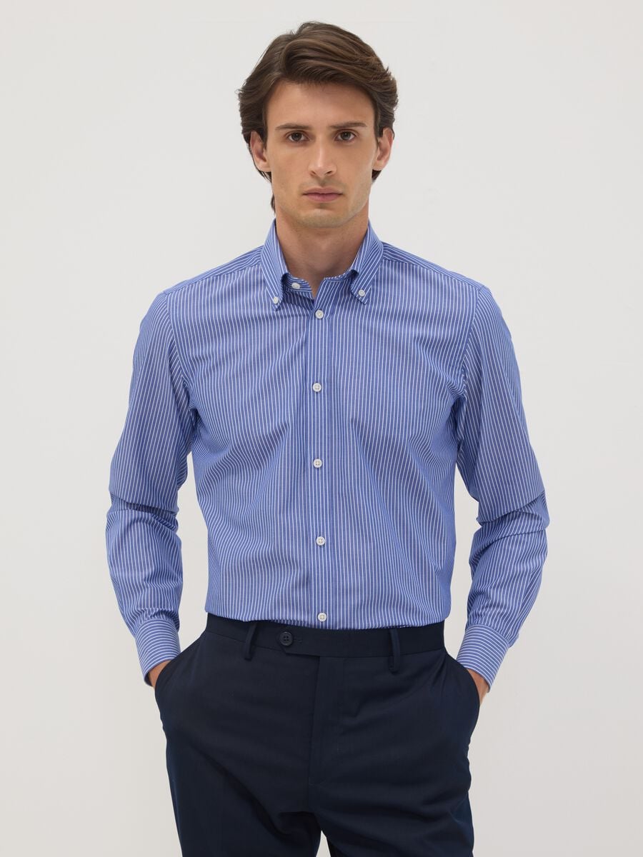 Camicia blu in misto cotone con collo botton down slim fit easy iron_0