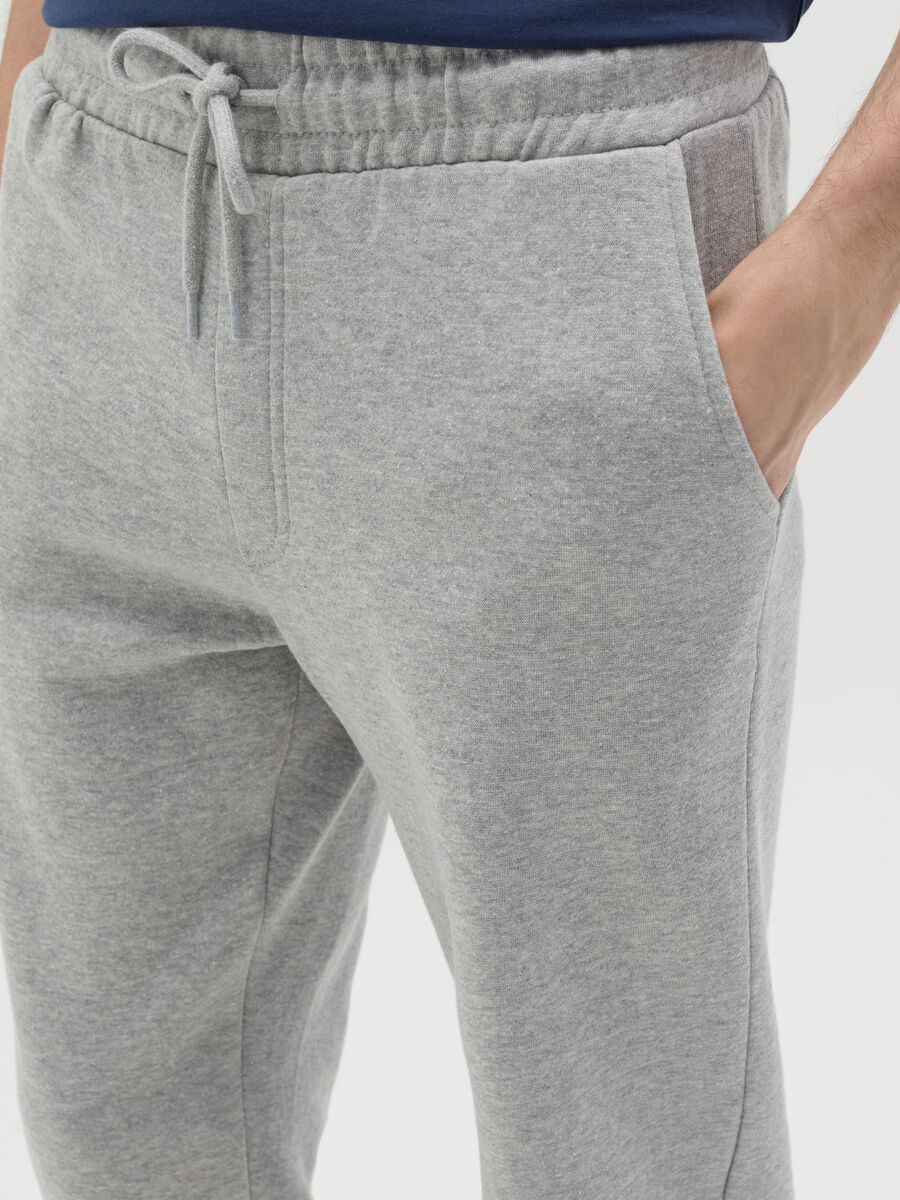 Essential fleece joggers with drawstring_2