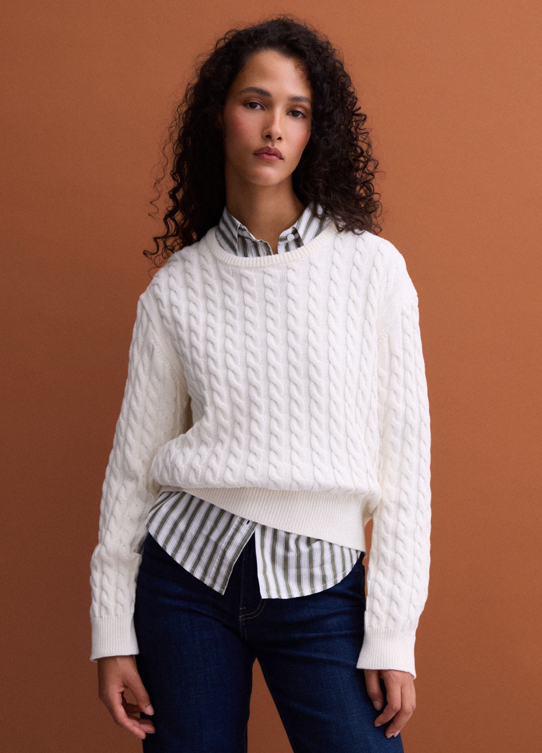White crew-neck pure cotton cable-knit jumper, regular fit