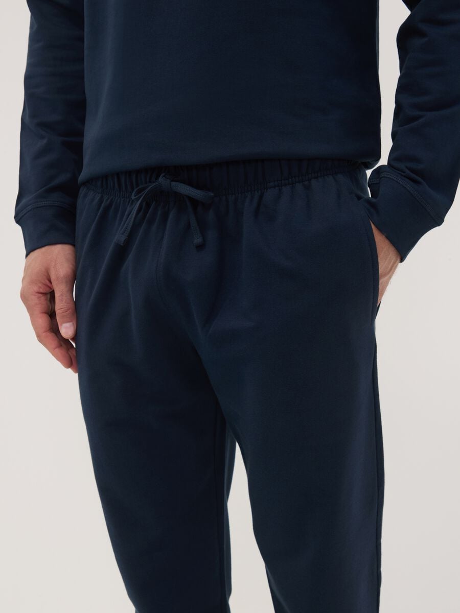Pigiama blu in puro cotone con scollo serafino_2