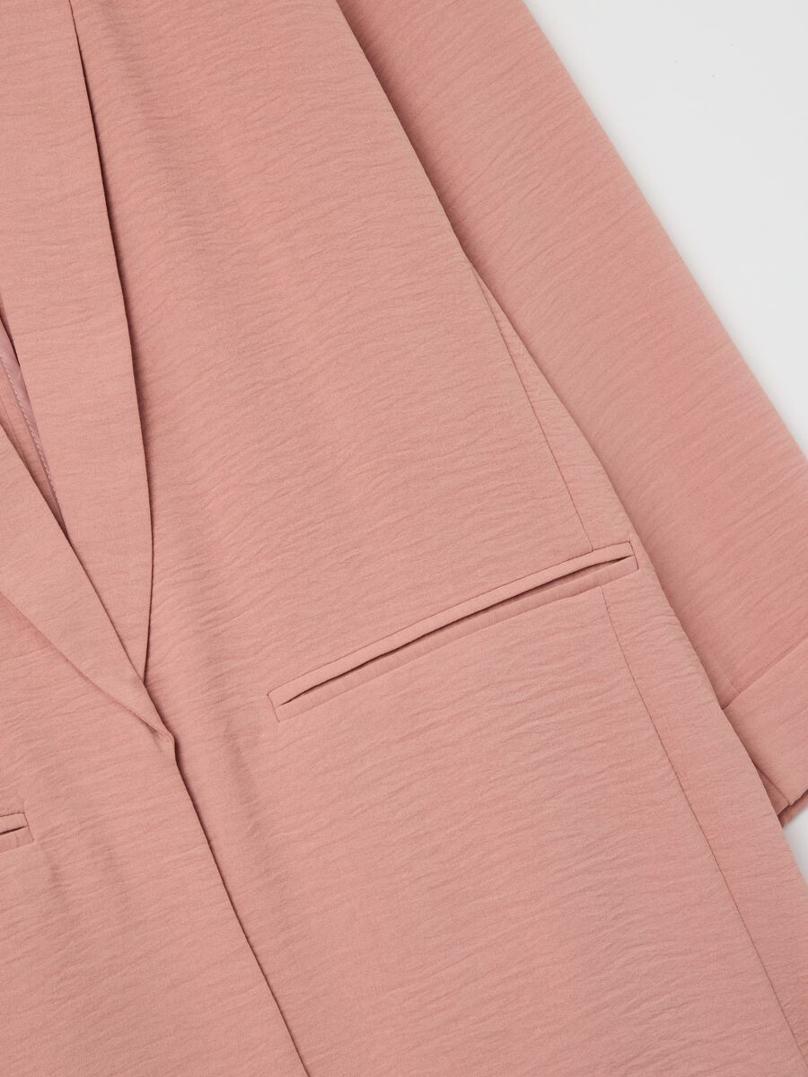 Open crinkle-effect fluid blazer_5