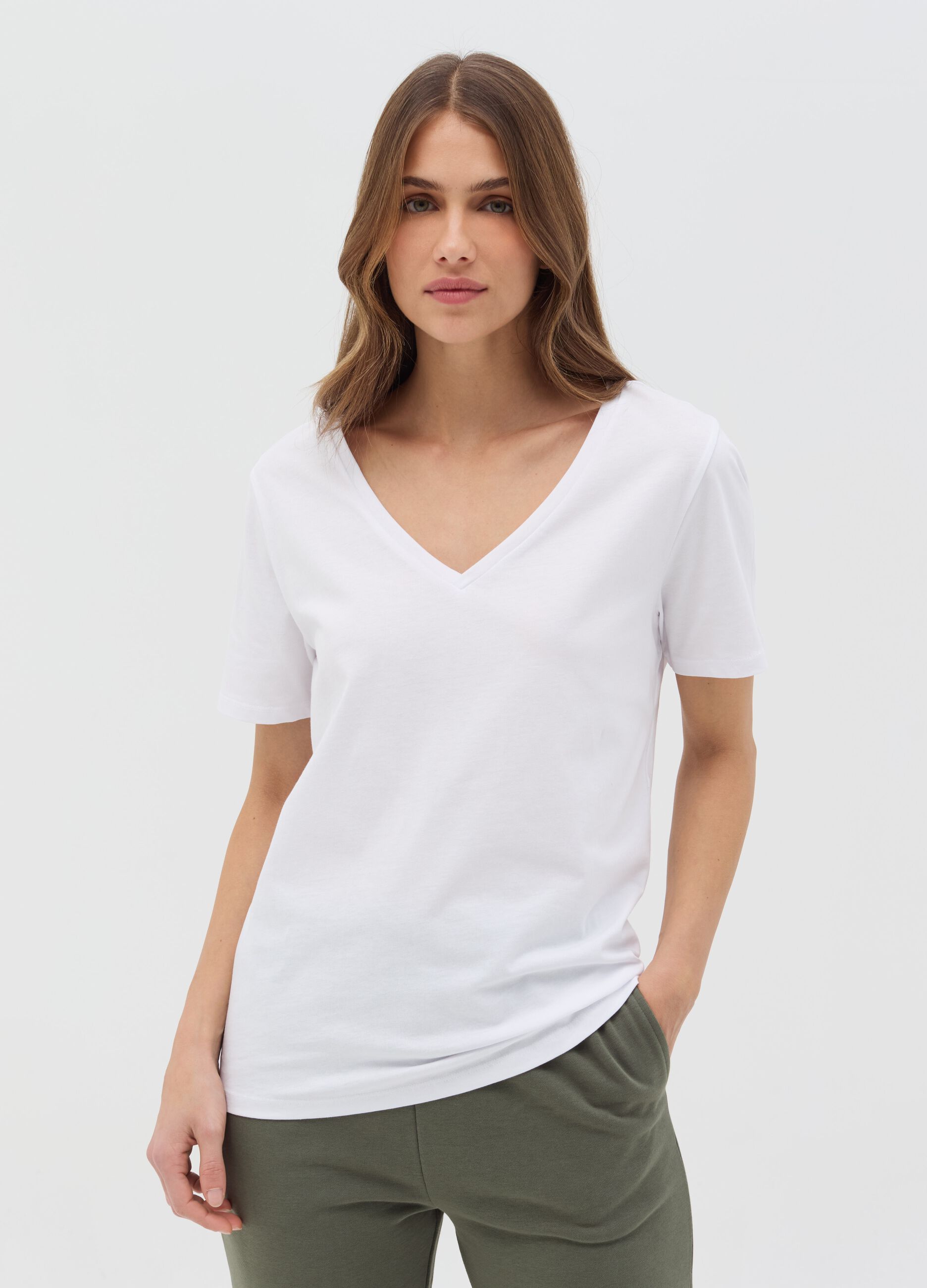 T-shirt Essential in cotone con scollo a V