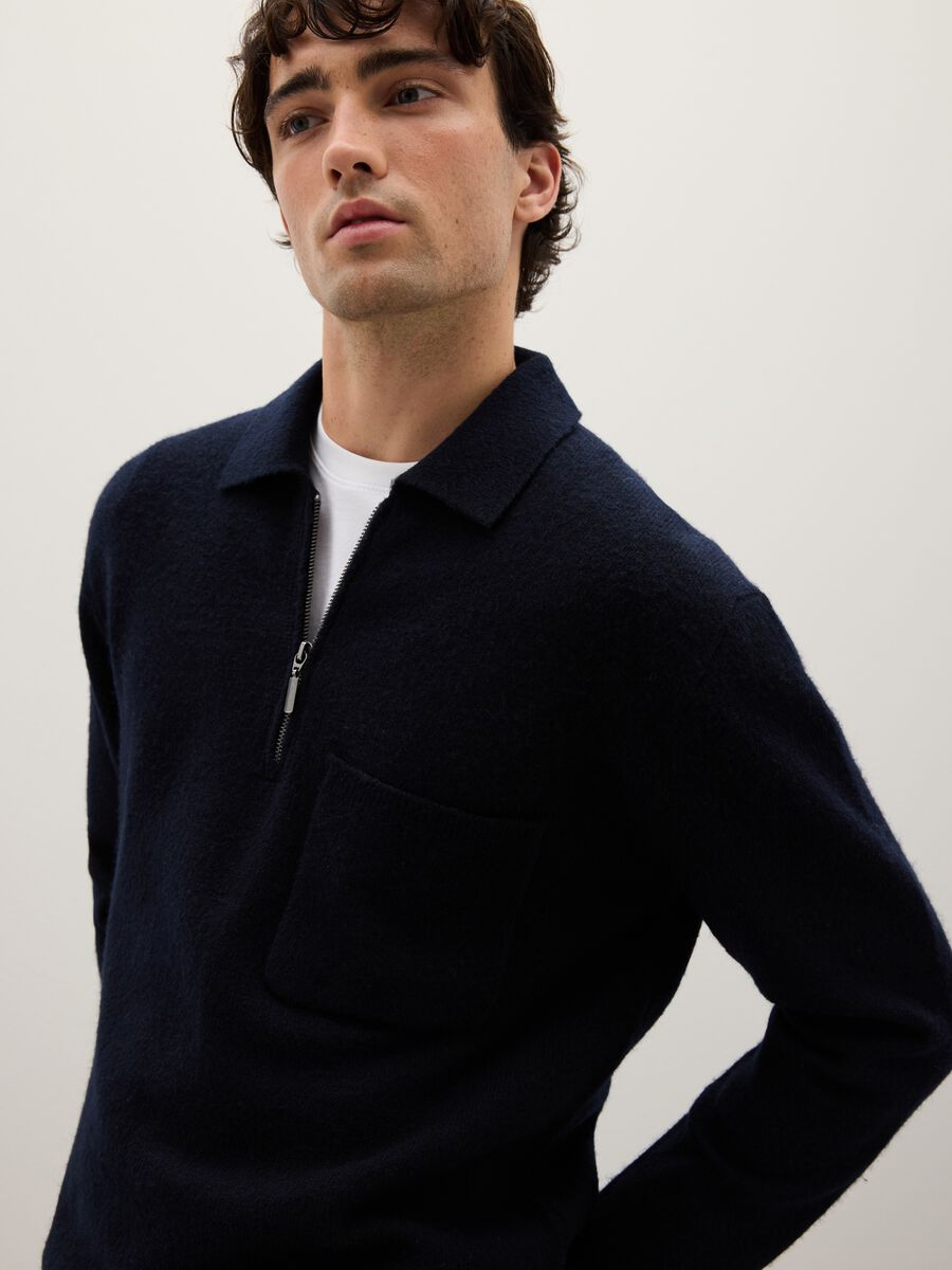 Blue pullover with oversized fit_2