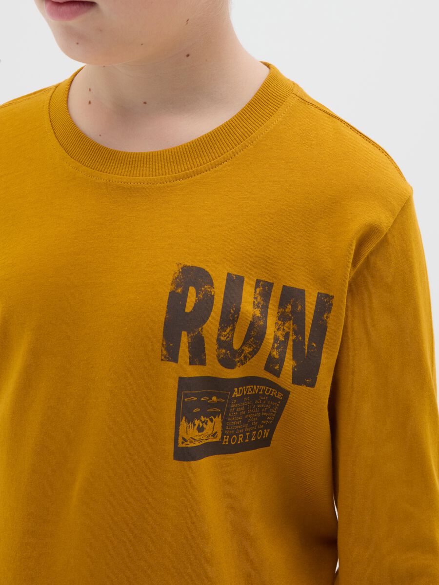 T-shirt da ragazzo in puro cotone marrone regular fit_2