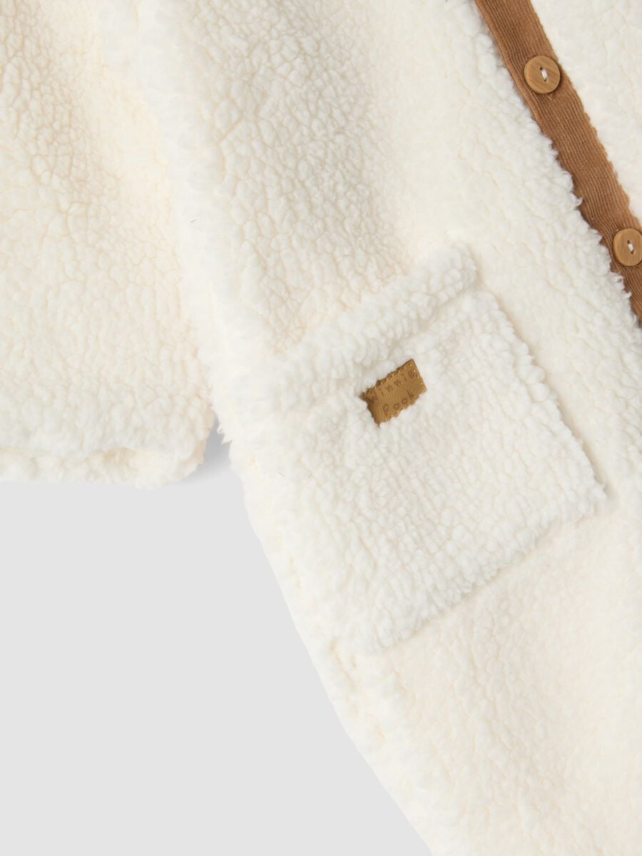 Tutina bianca con cappuccio in puro cotone organico_3