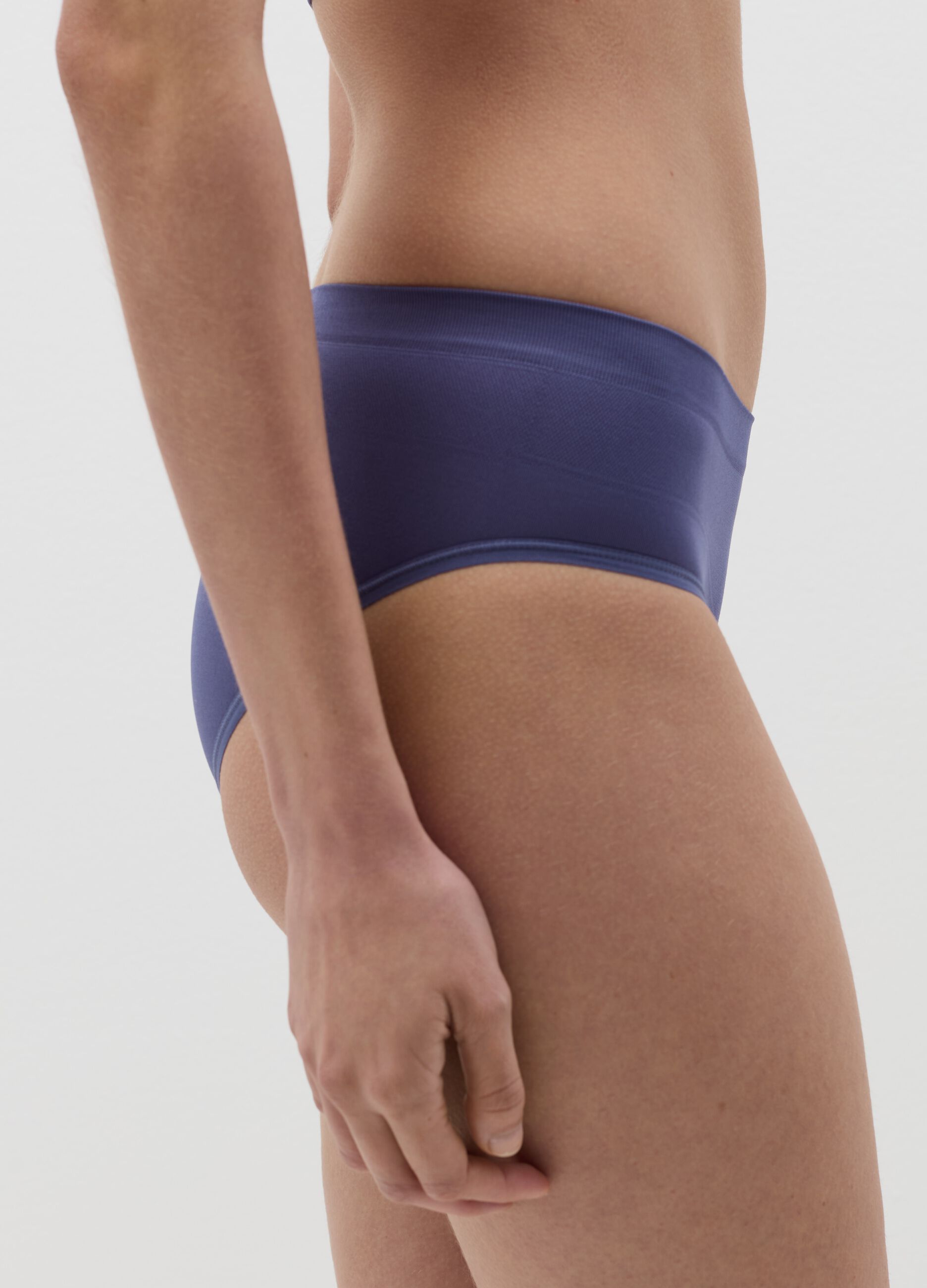 Briefs in stretch microfibre