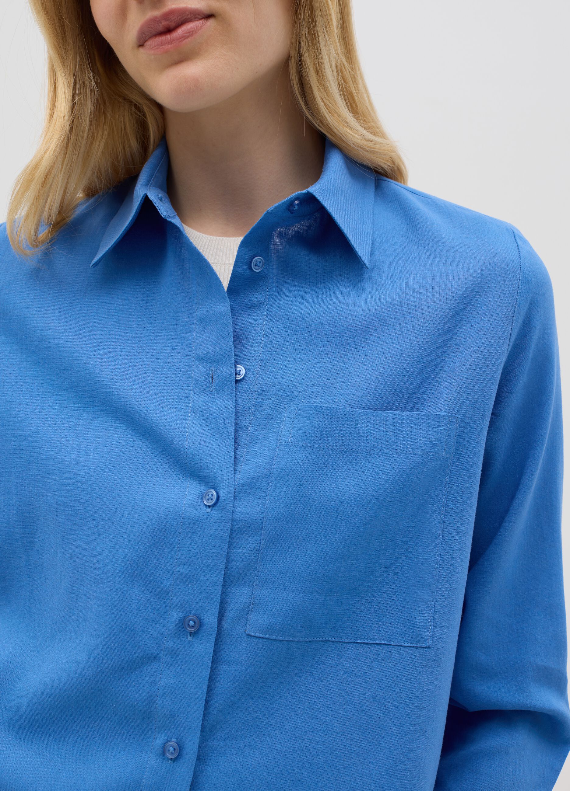 Women’s light blue regular-fit shirt in cotton without buttons