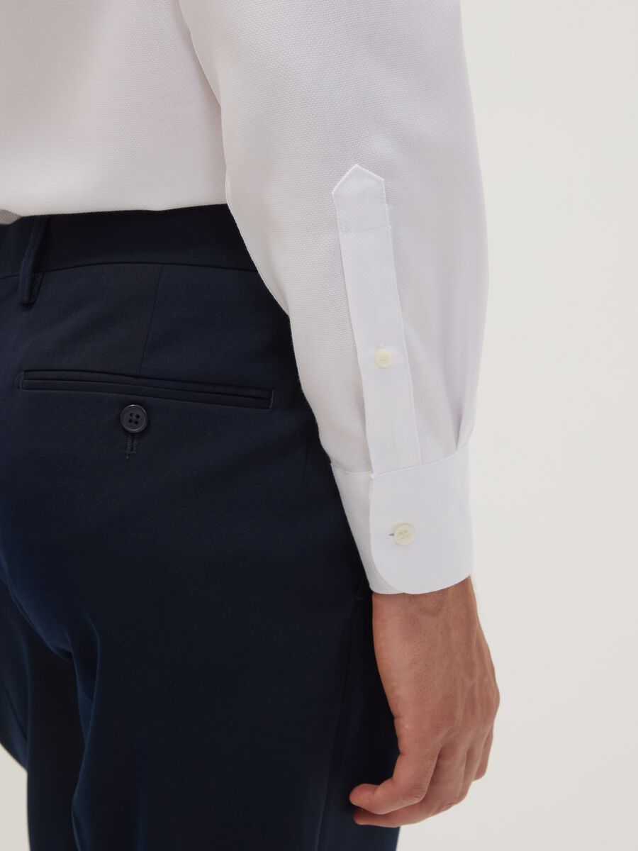 White regular-fit pure cotton shirt with cutaway collar_2