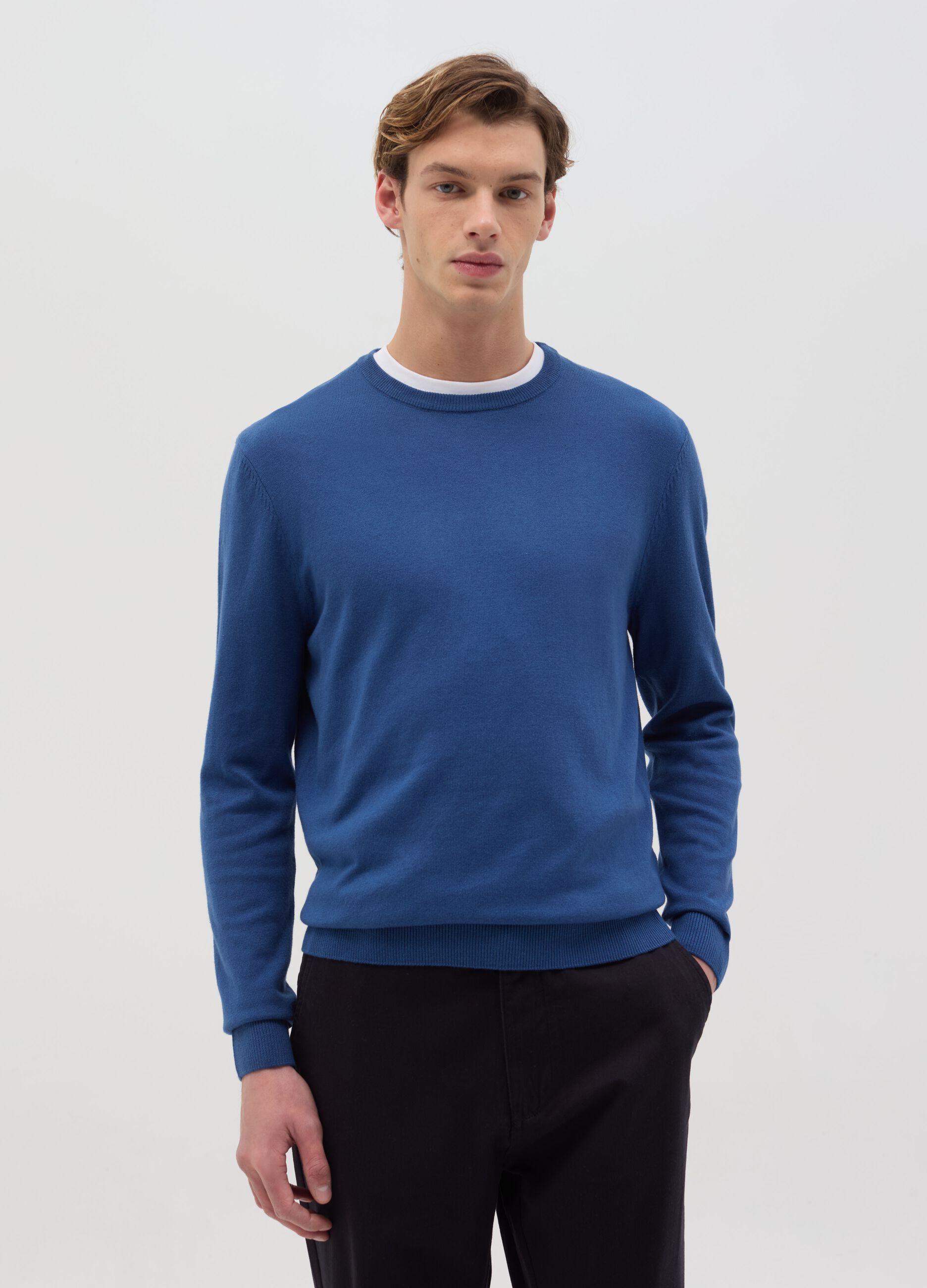 Round neck pullover