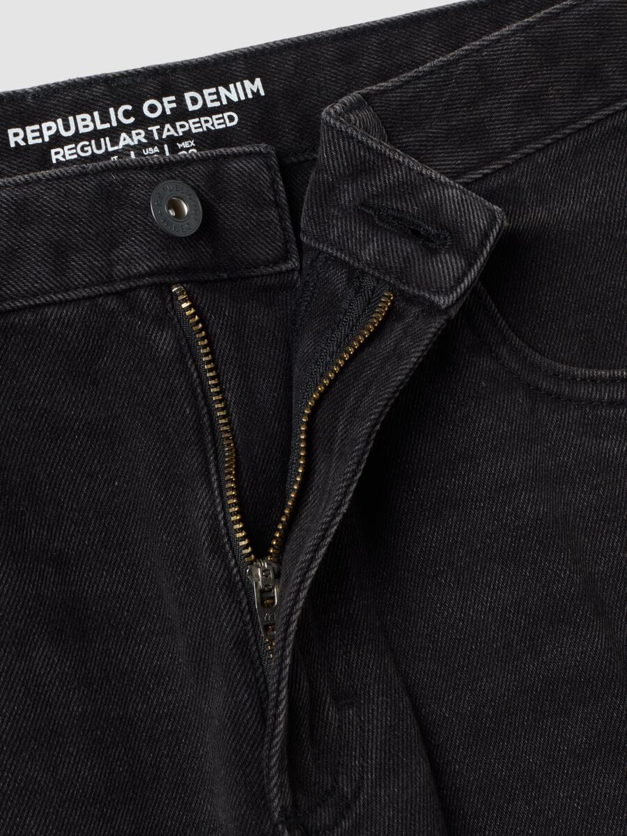 Black regular tapered jeans in a cotton, lyocell and viscose blend_2