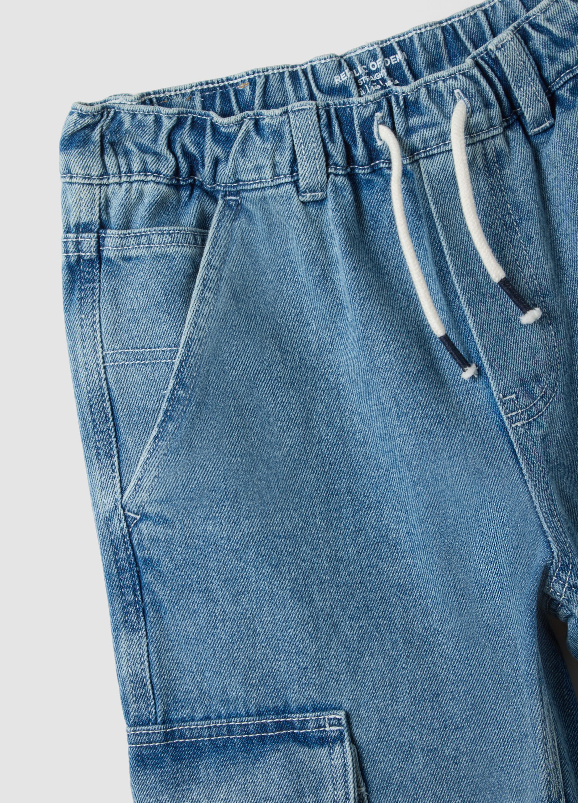 Jeans cargo denim azzurro in misto cotone e viscosa straight fit
