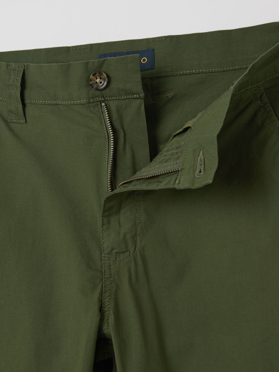 Green chino trousers in stretch cotton with pockets_5