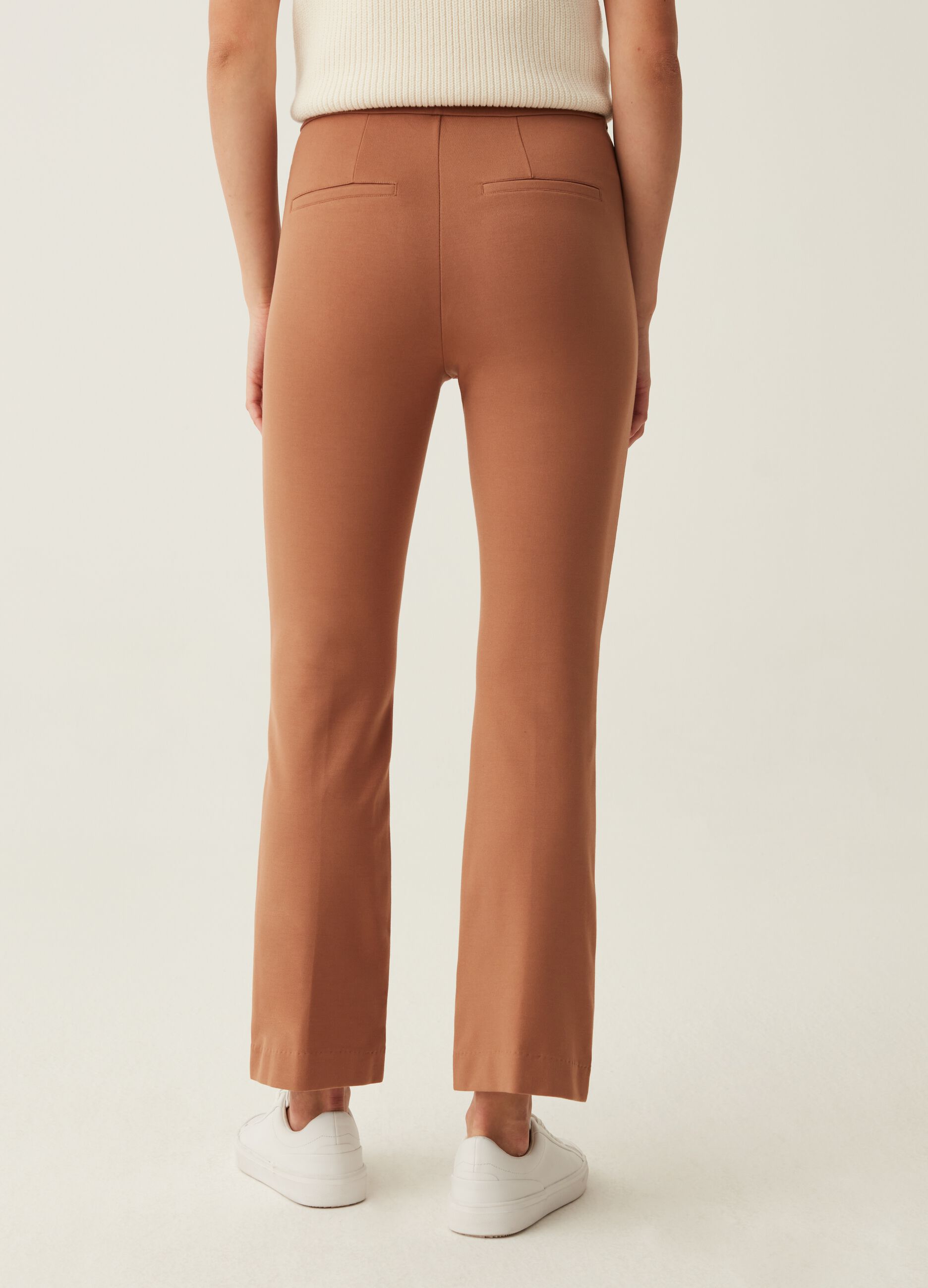 Pantaloni flare fit cropped_2