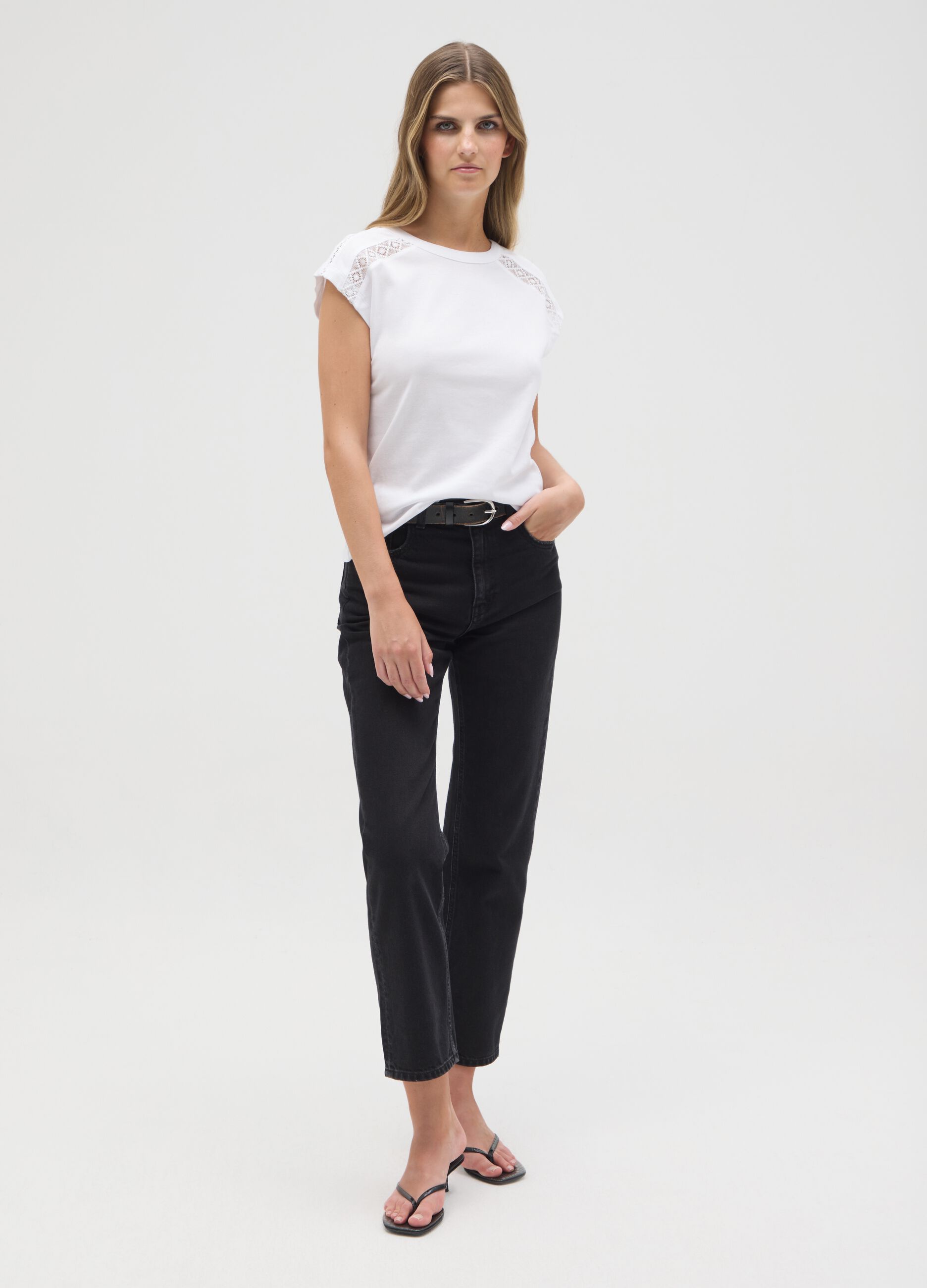 Women's white pure cotton regular fit T-shirt with lace