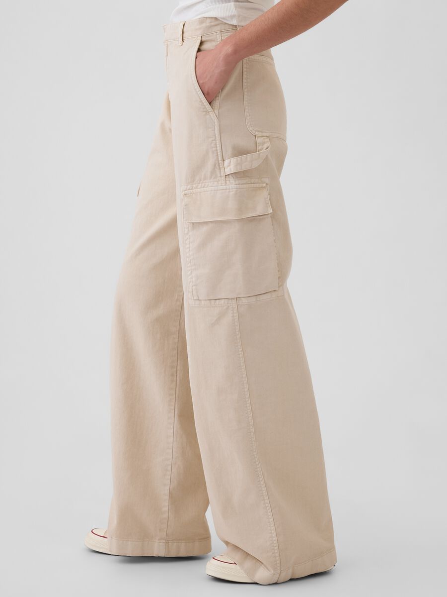 Baggy-fit cargo trousers_3