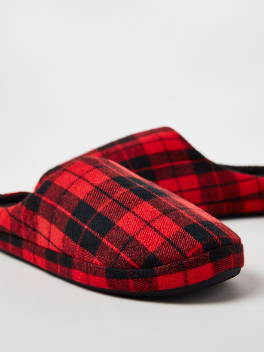 Pantofole con fantasia tartan_2